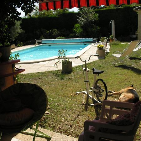 Villa Les Iris Sernhac Exterior photo