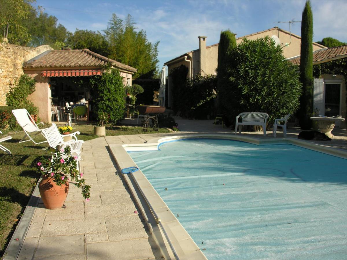 Villa Les Iris Sernhac Exterior photo